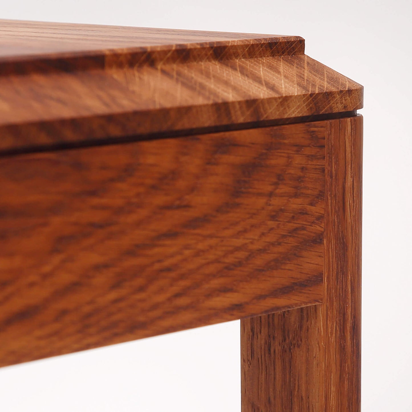 Halse Table