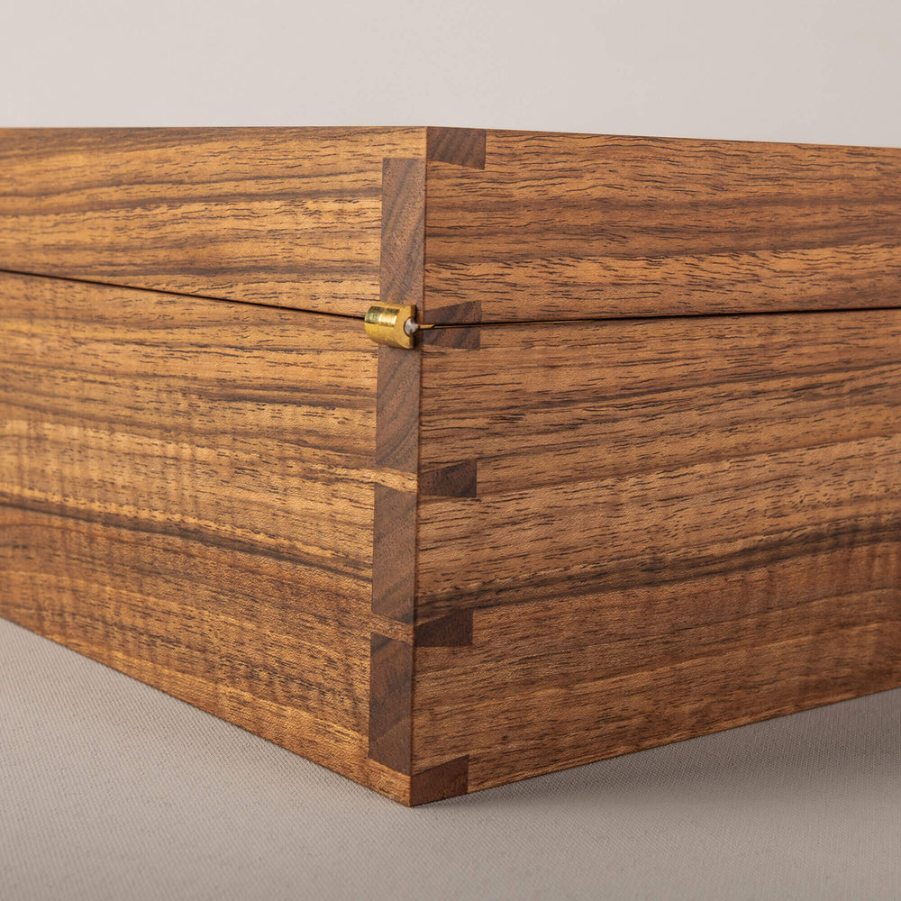 
                  
                    Walnut
                  
                